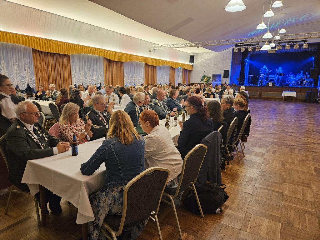 Delegierte und Gäste beim 59. Delegiertentag im Gasthaus Thies